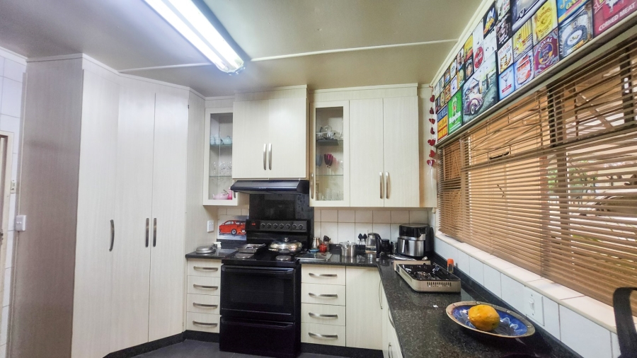 4 Bedroom Property for Sale in Flamwood North West